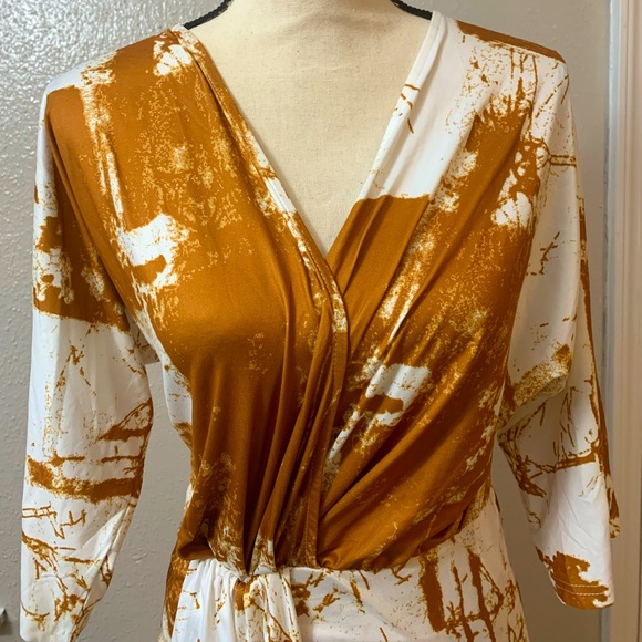 Golden brown and white dress - Picture 5 of 5